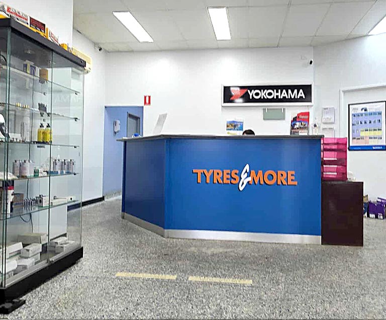 Tyres & More Emerald